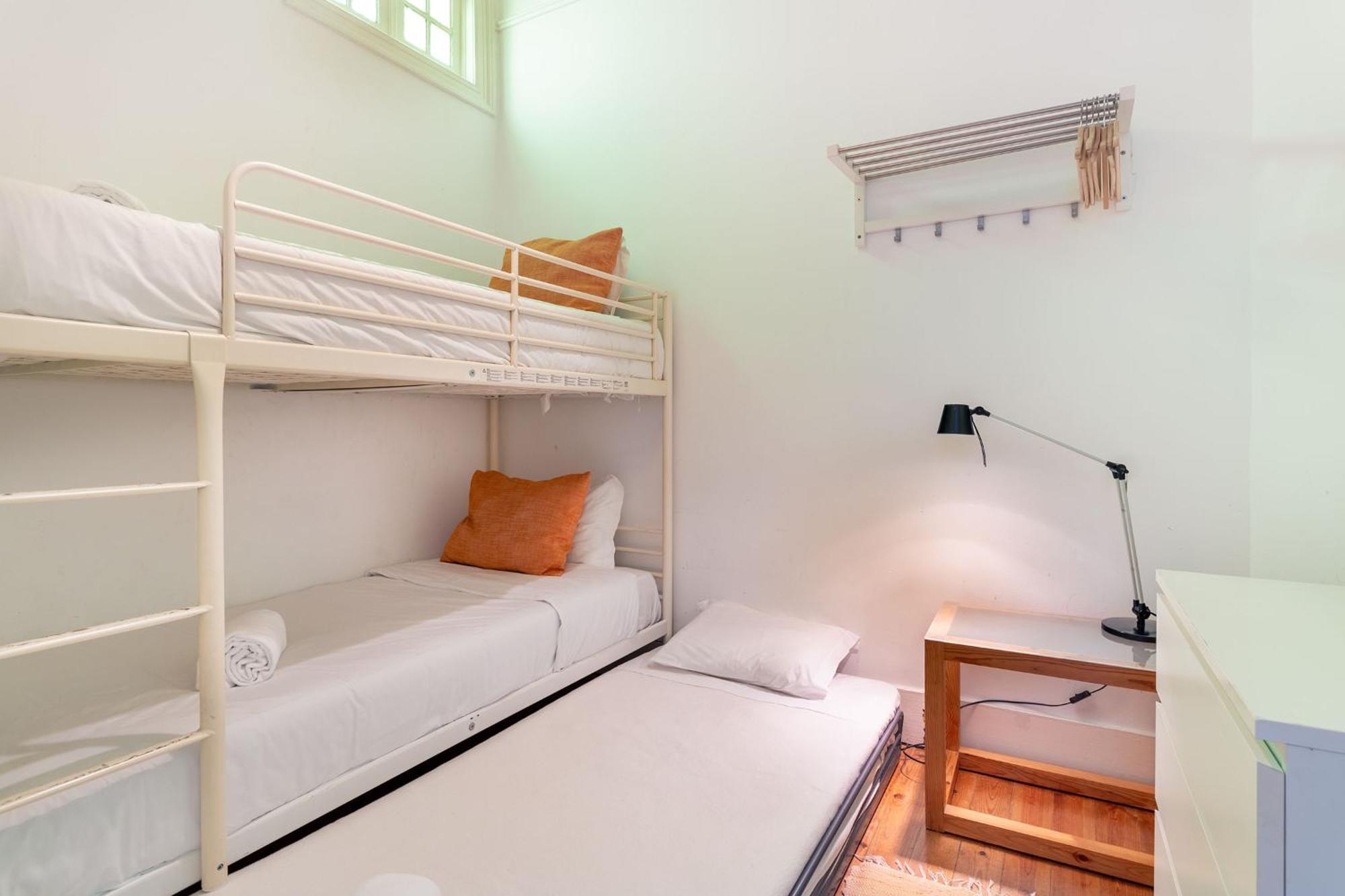 Rato By Hill Apartment *