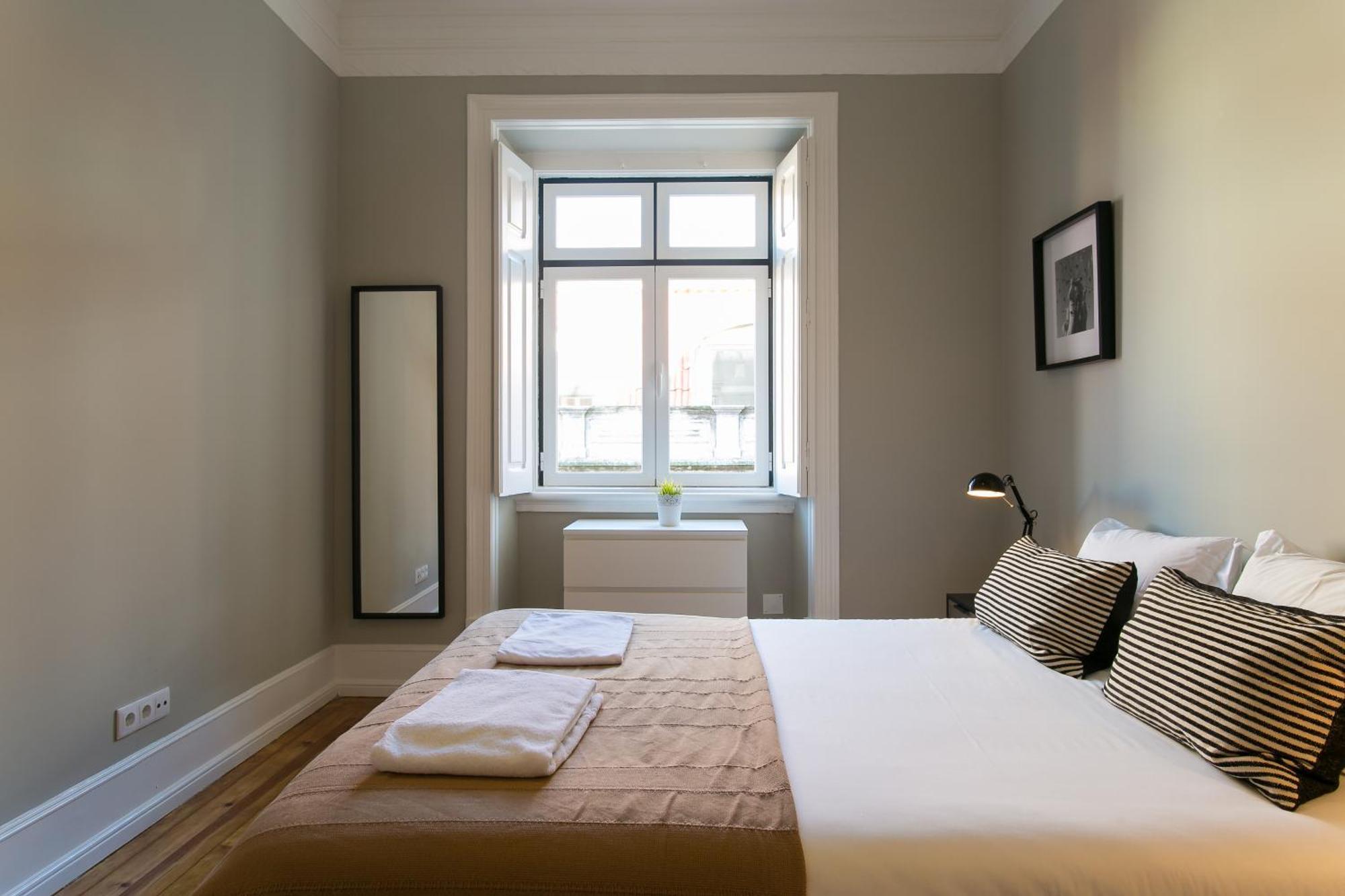 Rato By Hill Apartment *