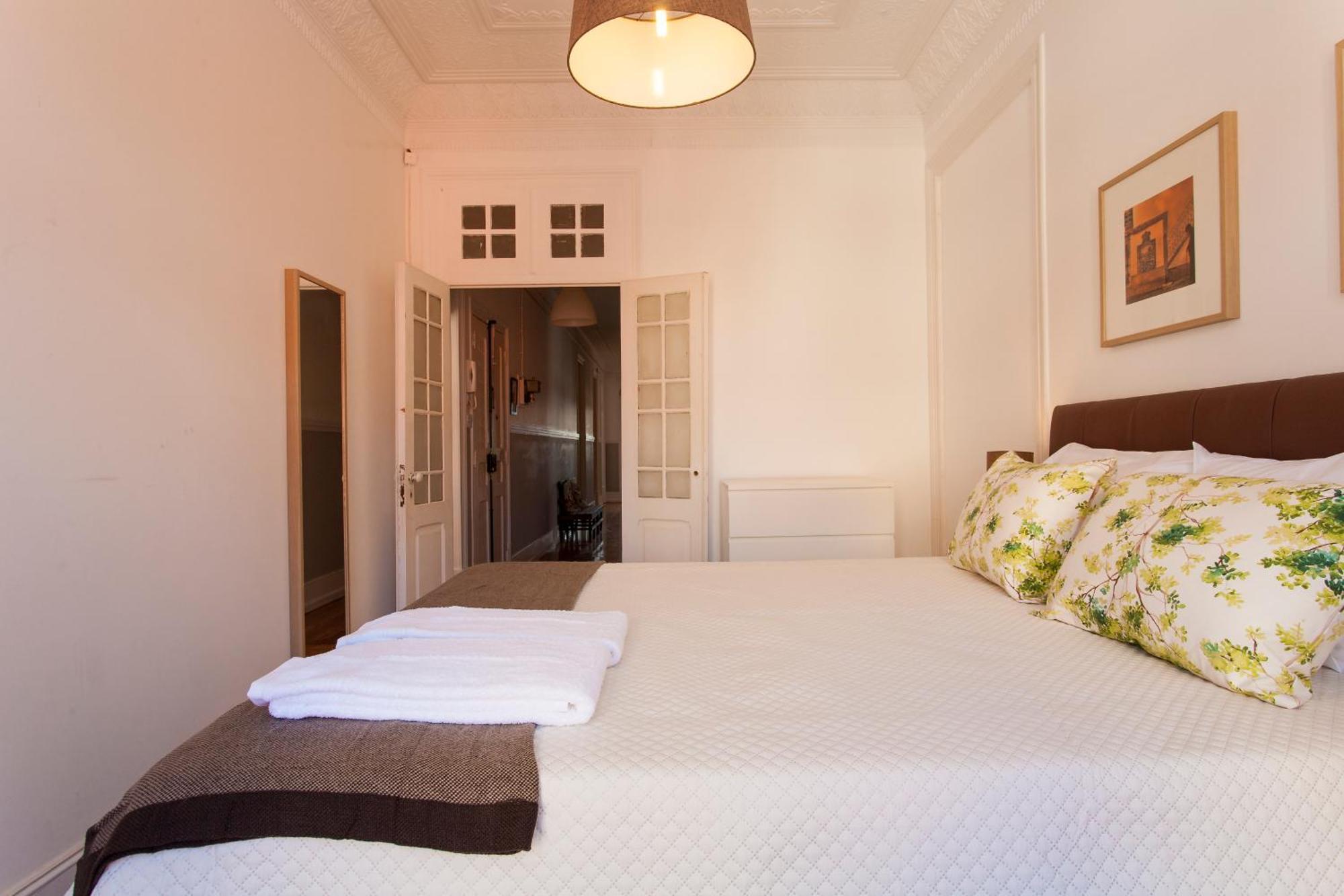 Rato By Hill Apartment *